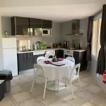 Terra Thea Appartement *